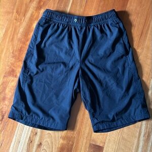 NWOT black gap shorts